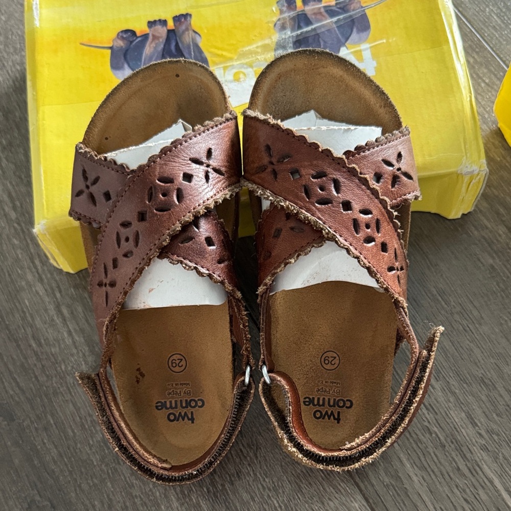 Pepe Two Con Me Perforated Criss Cross Sandals